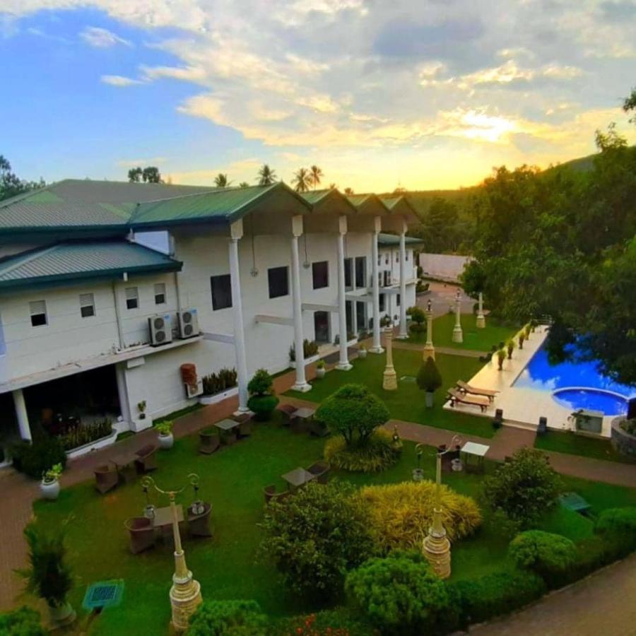 Seethawaka Regency เอวิซซาเวลลา ภายนอก รูปภาพ