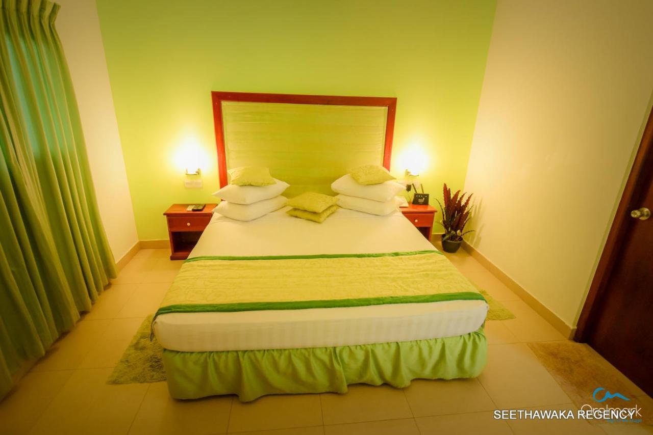 Seethawaka Regency เอวิซซาเวลลา ภายนอก รูปภาพ