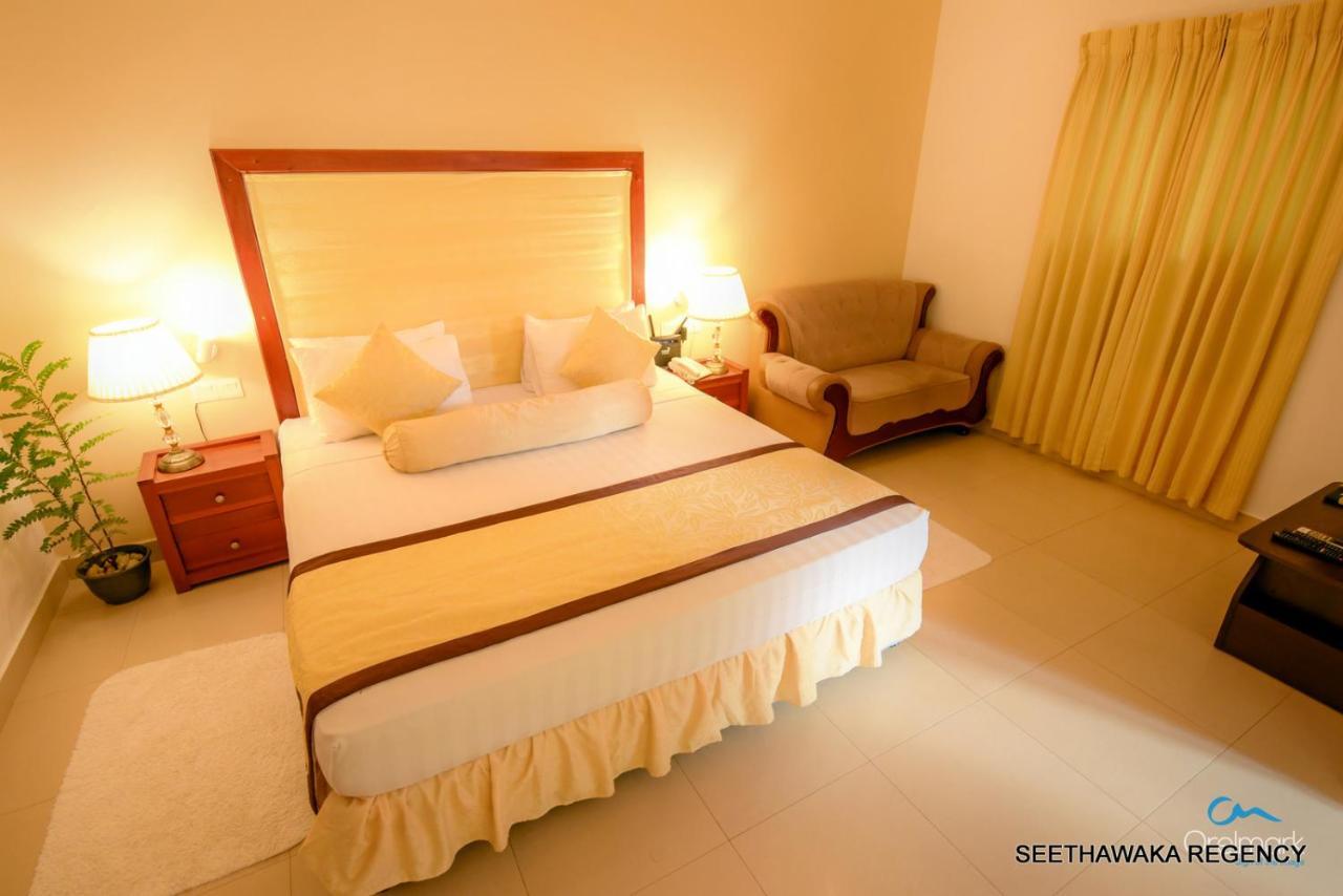 Seethawaka Regency เอวิซซาเวลลา ภายนอก รูปภาพ